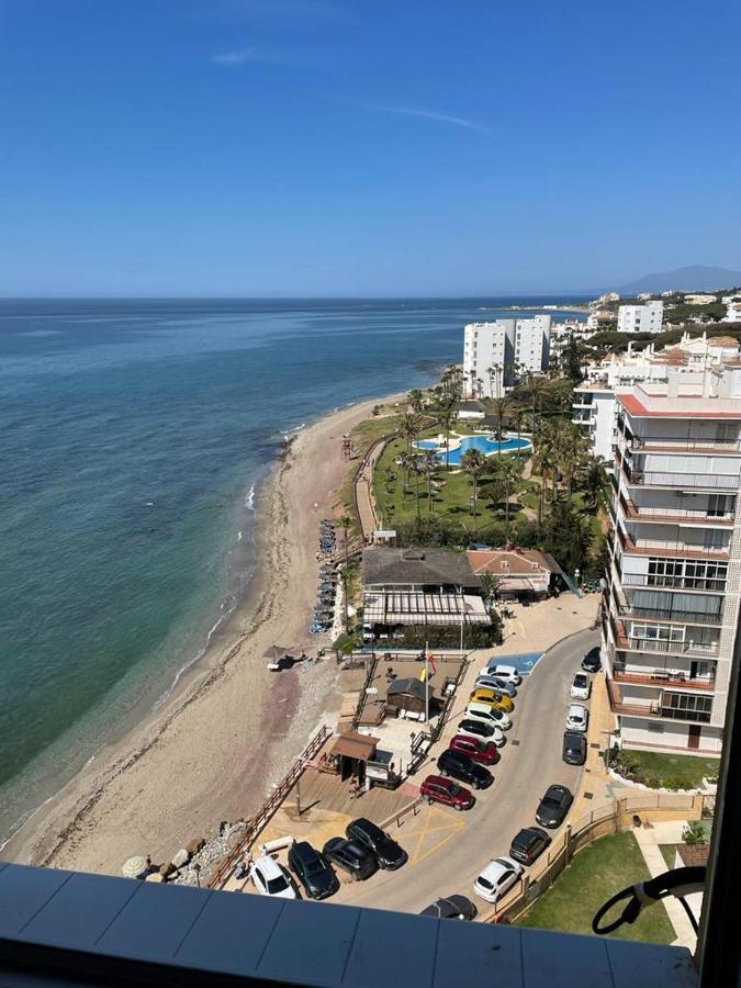 Appartamento Studio On The Beach Front Málaga Esterno foto